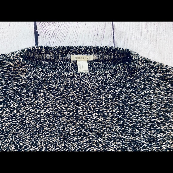 Black and cream knit sweatshirt - Picture 3 of 4